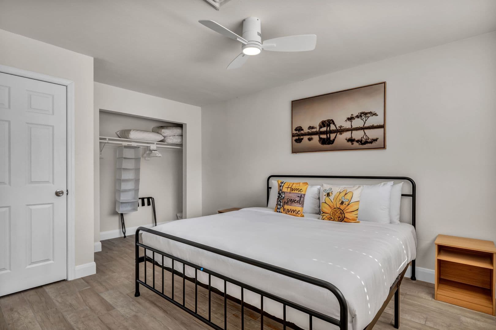 Las Vegas House: 1305 N Mallard St