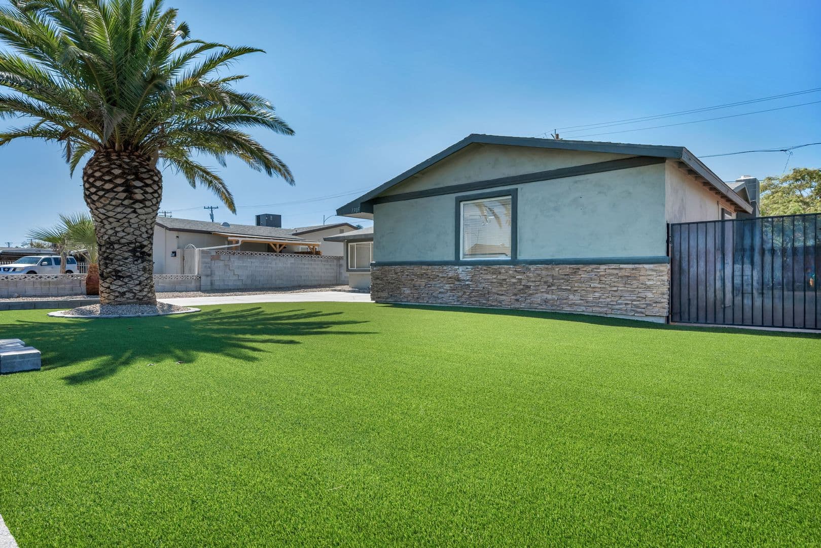 Las Vegas House: 1305 N Mallard St