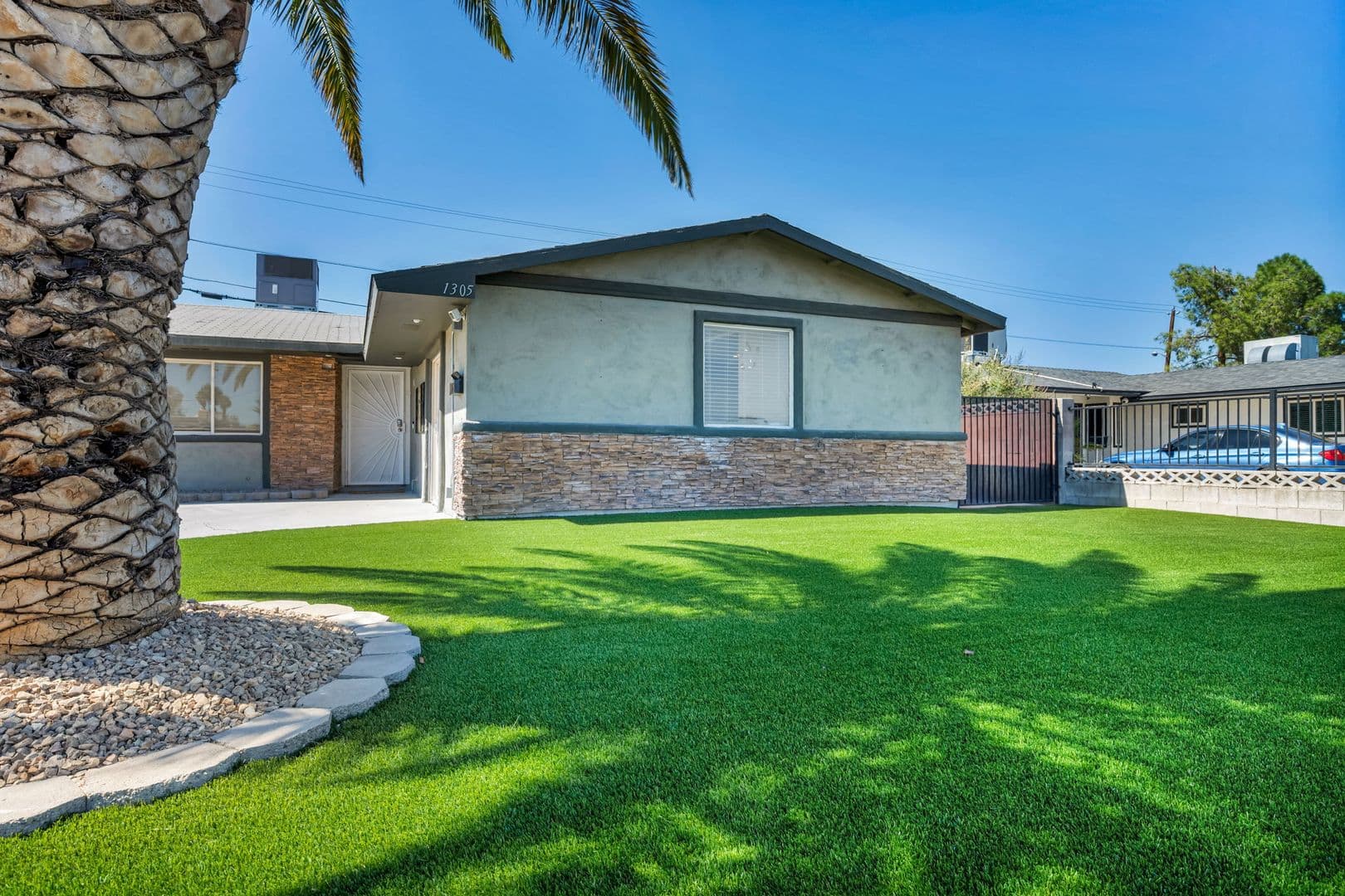 Las Vegas House: 1305 N Mallard St