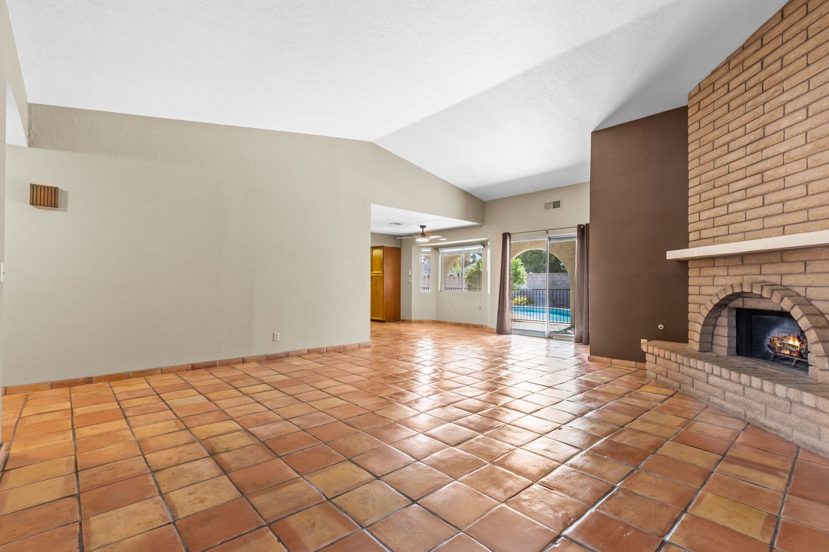 Henderson House: 342 Banuelo Dr