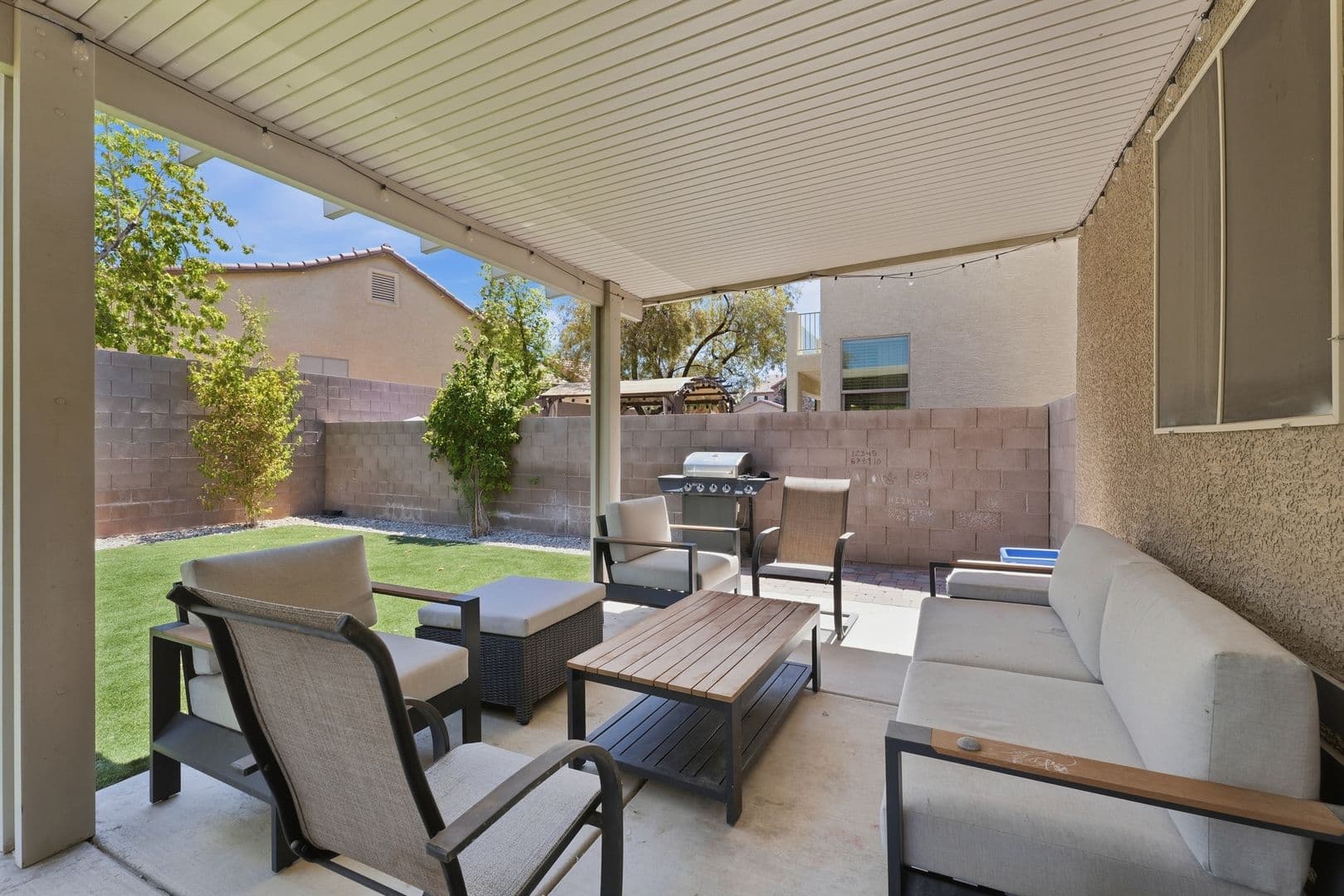 Henderson House: 1288 Corista Dr