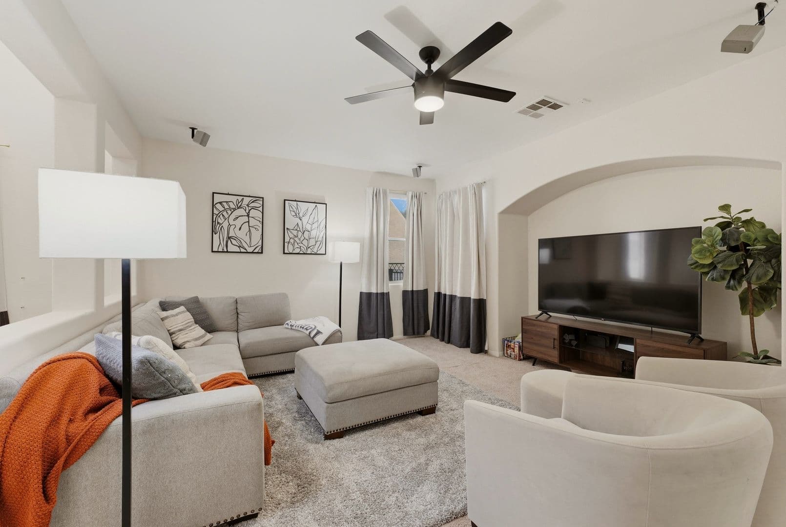 Henderson House: 1288 Corista Dr