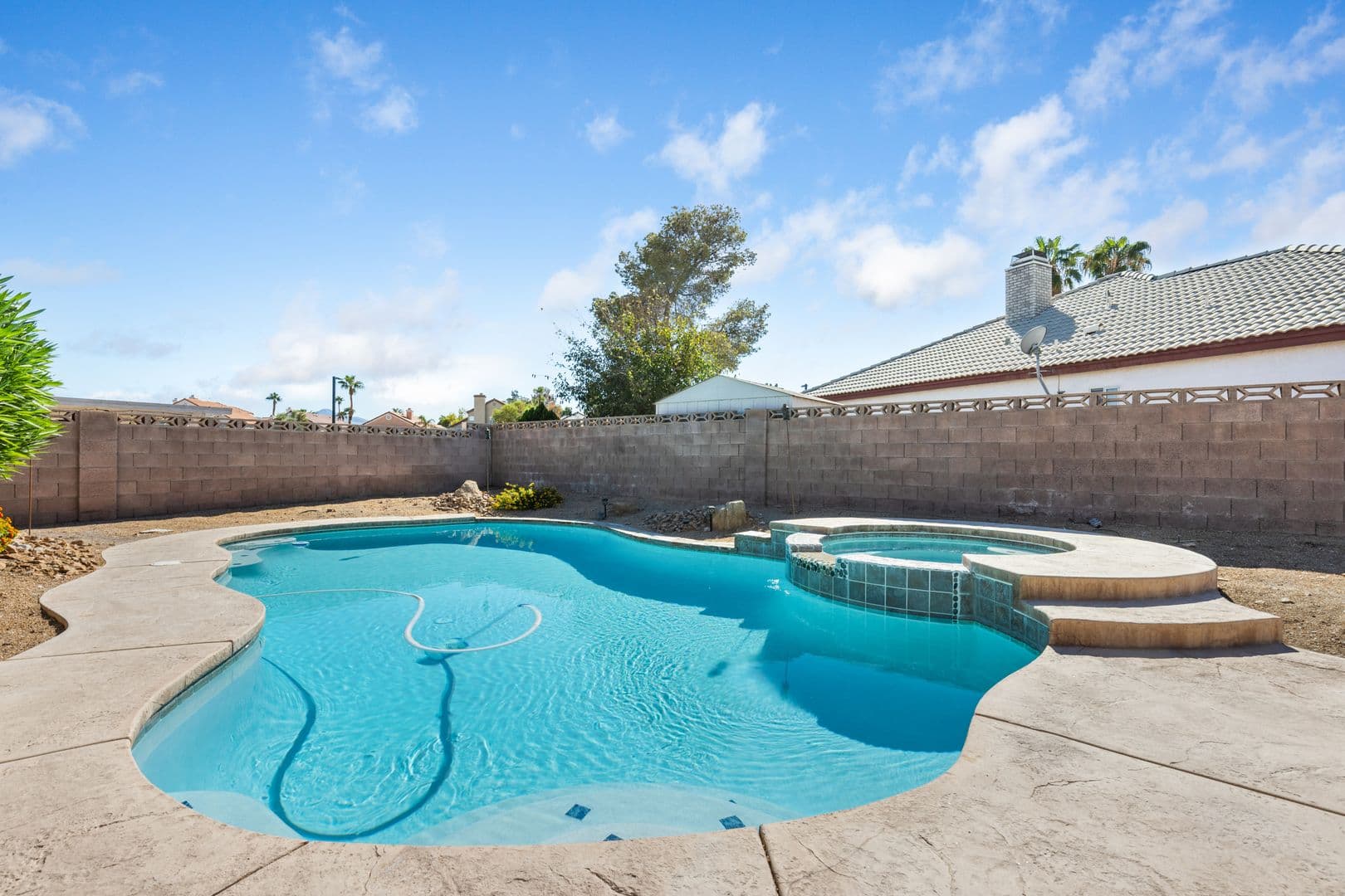 Henderson House: 342 Banuelo Dr