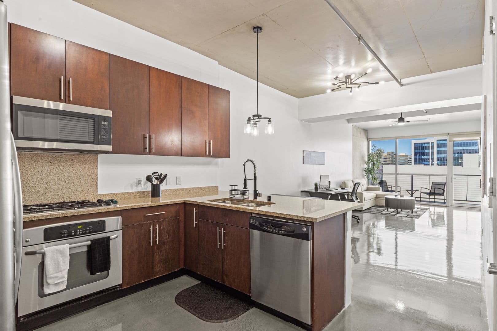 Las Vegas House: 353 E Bonneville Ave