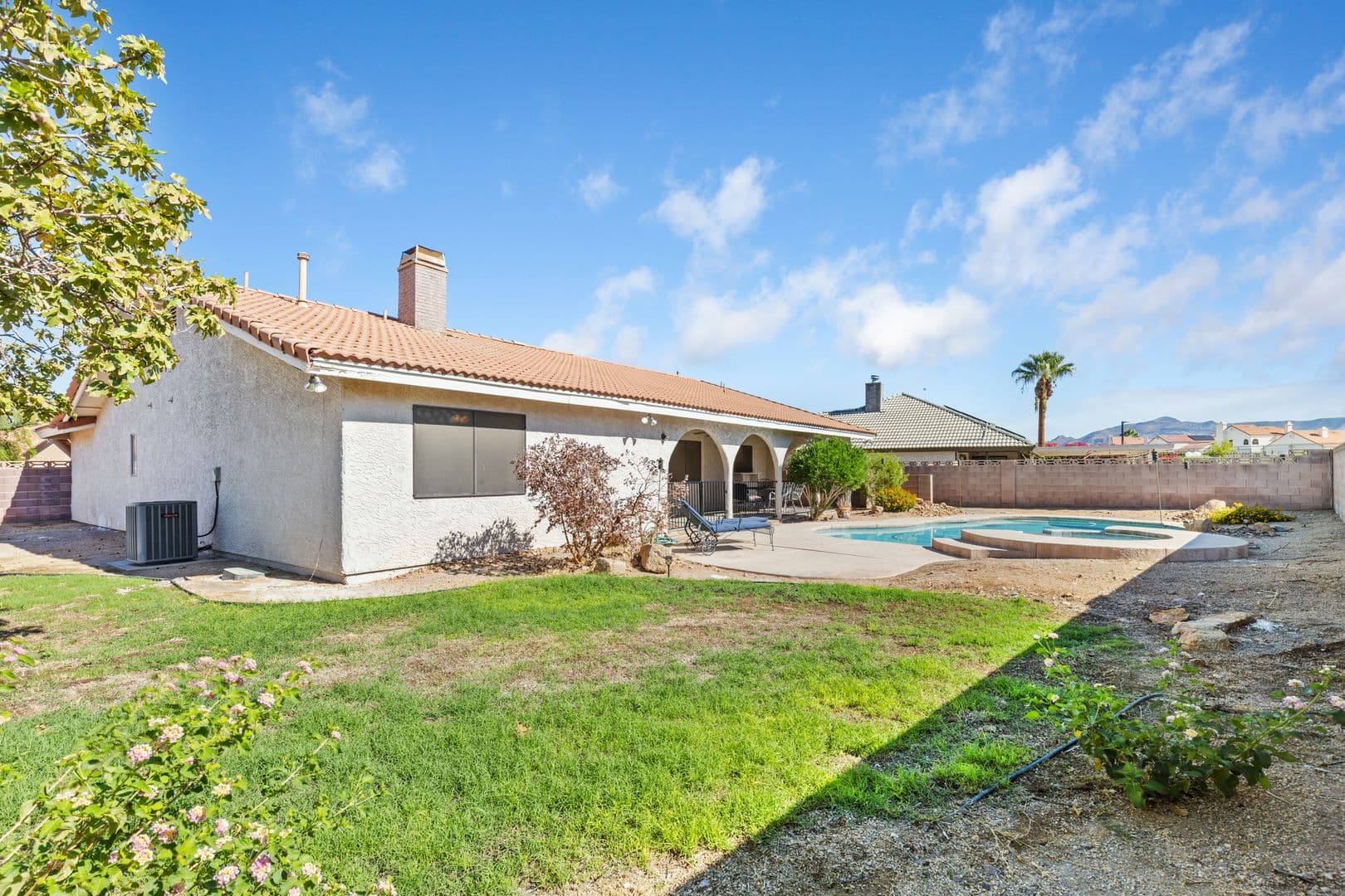 Henderson House: 342 Banuelo Dr