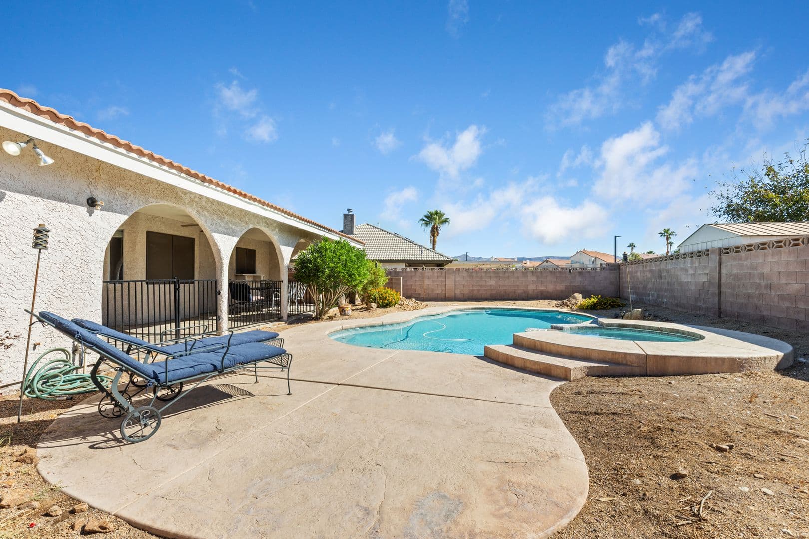 Henderson House: 342 Banuelo Dr