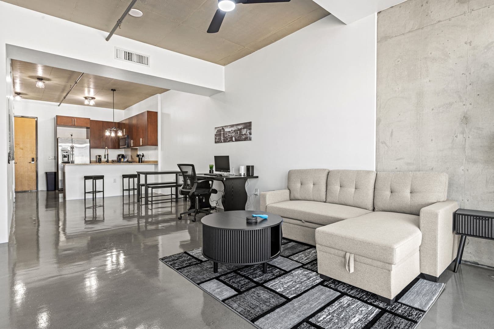 Las Vegas House: 353 E Bonneville Ave