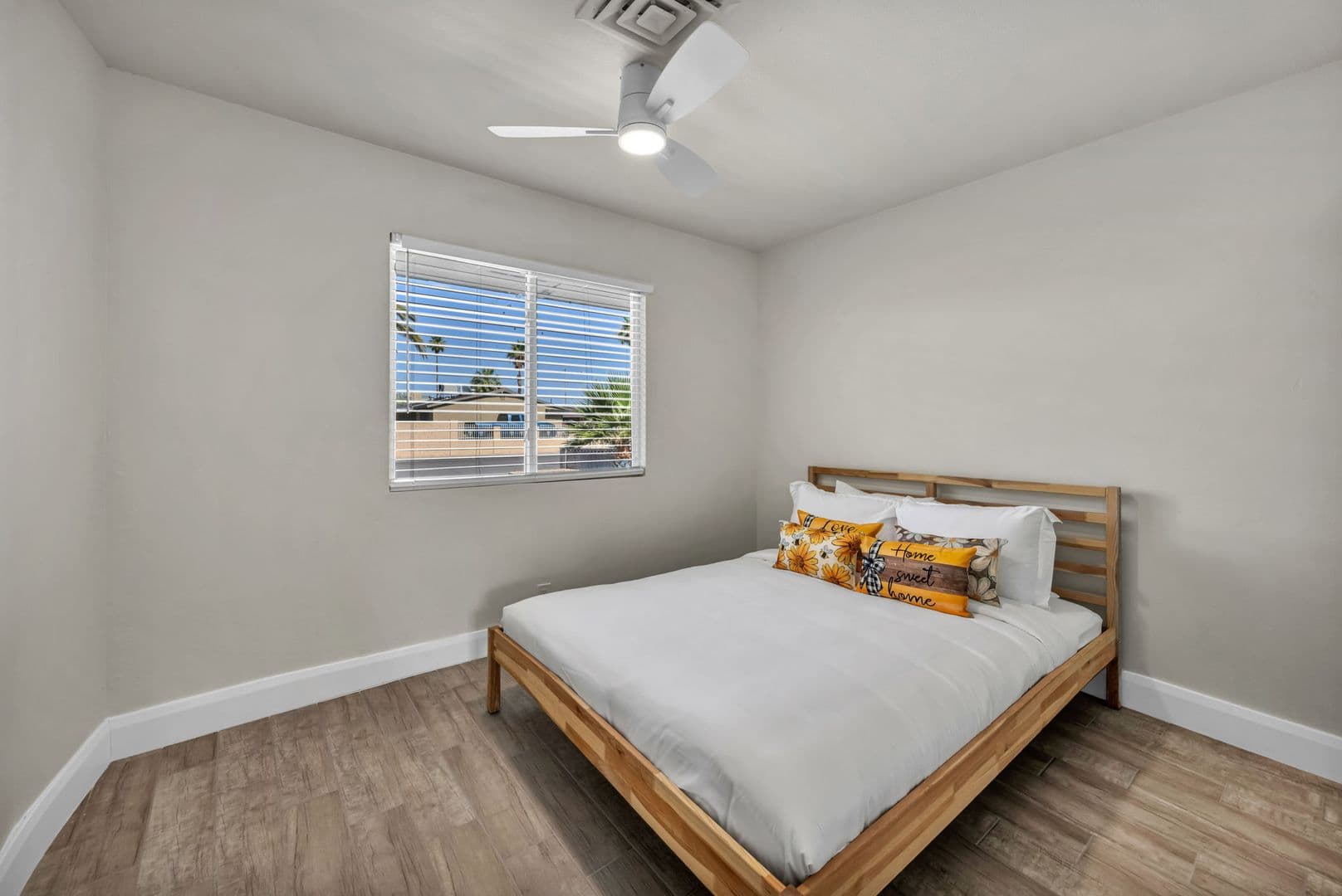 Las Vegas House: 1305 N Mallard St