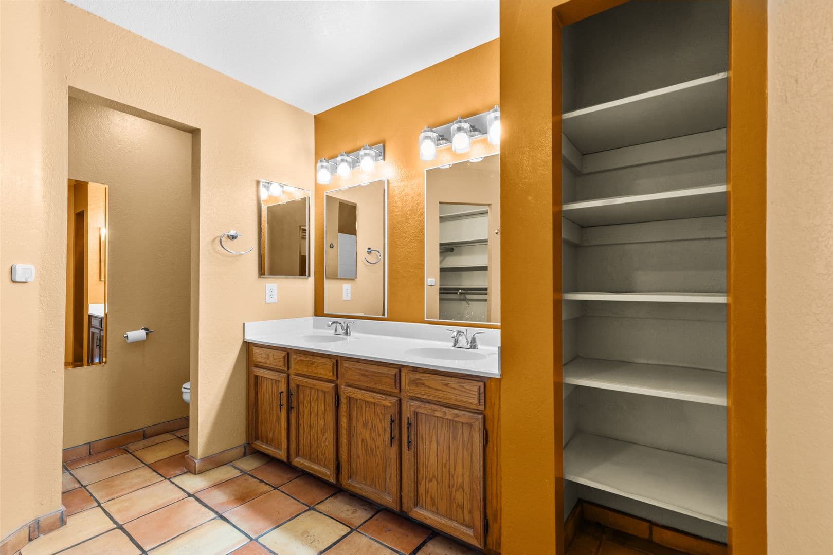 Henderson House: 342 Banuelo Dr