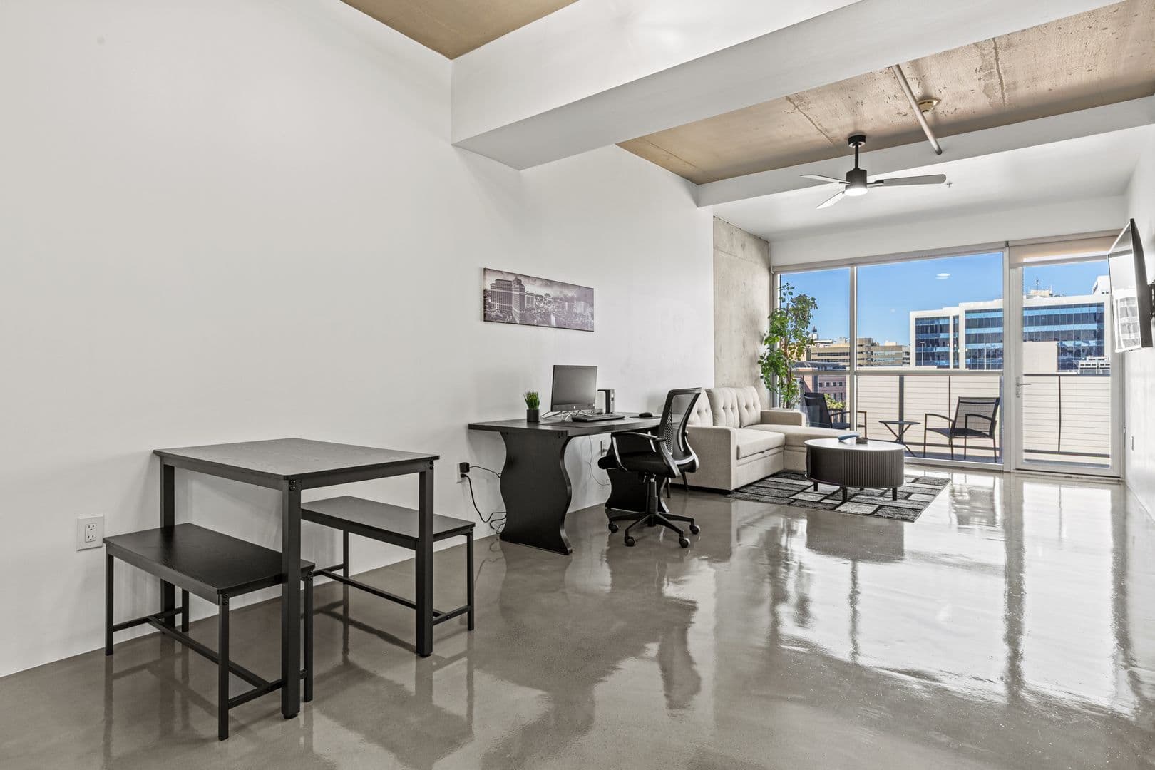 Las Vegas House: 353 E Bonneville Ave