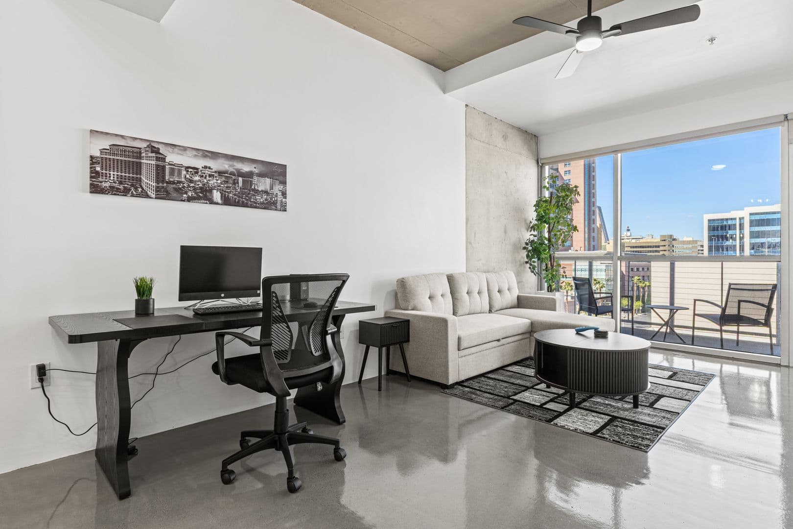 Las Vegas House: 353 E Bonneville Ave