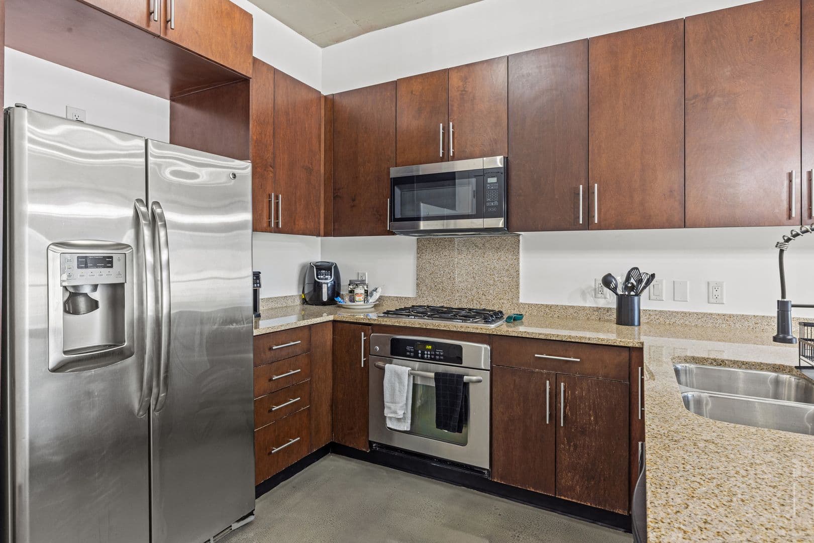 Las Vegas House: 353 E Bonneville Ave