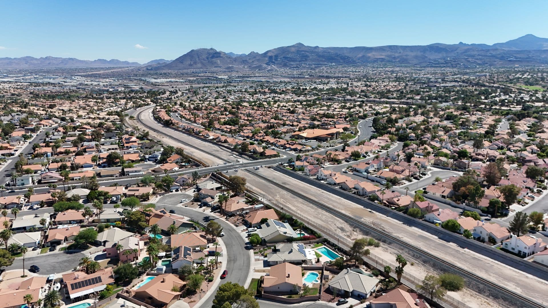 Henderson House: 342 Banuelo Dr