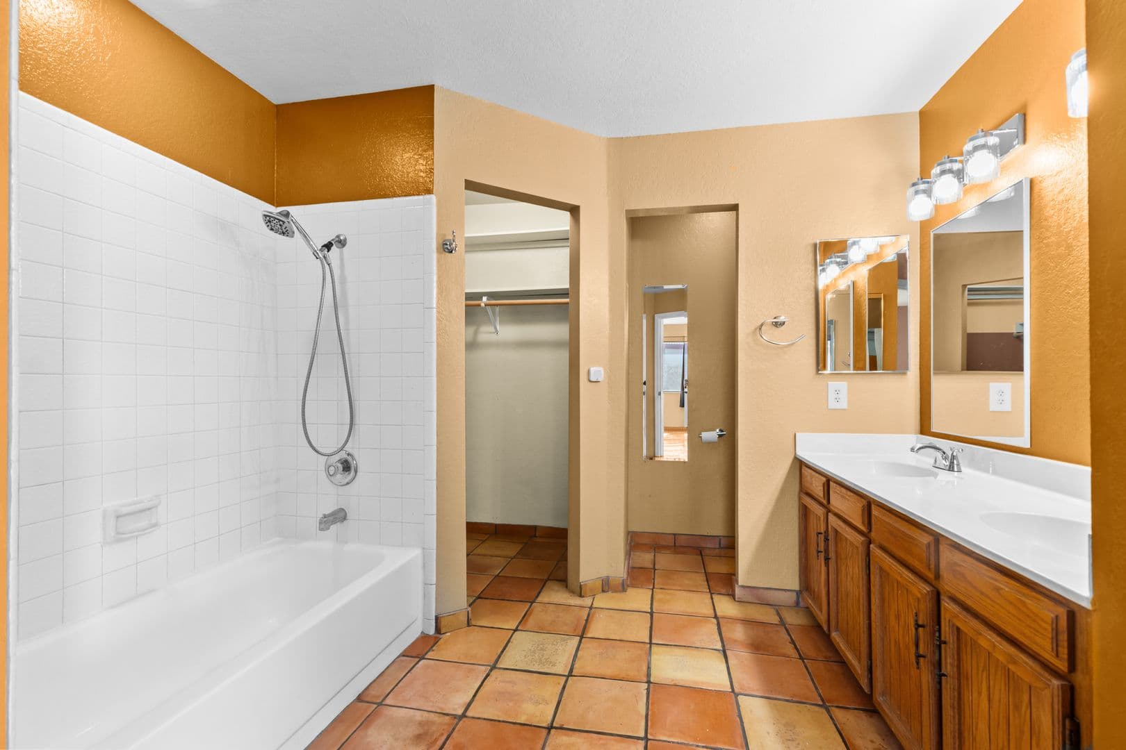 Henderson House: 342 Banuelo Dr