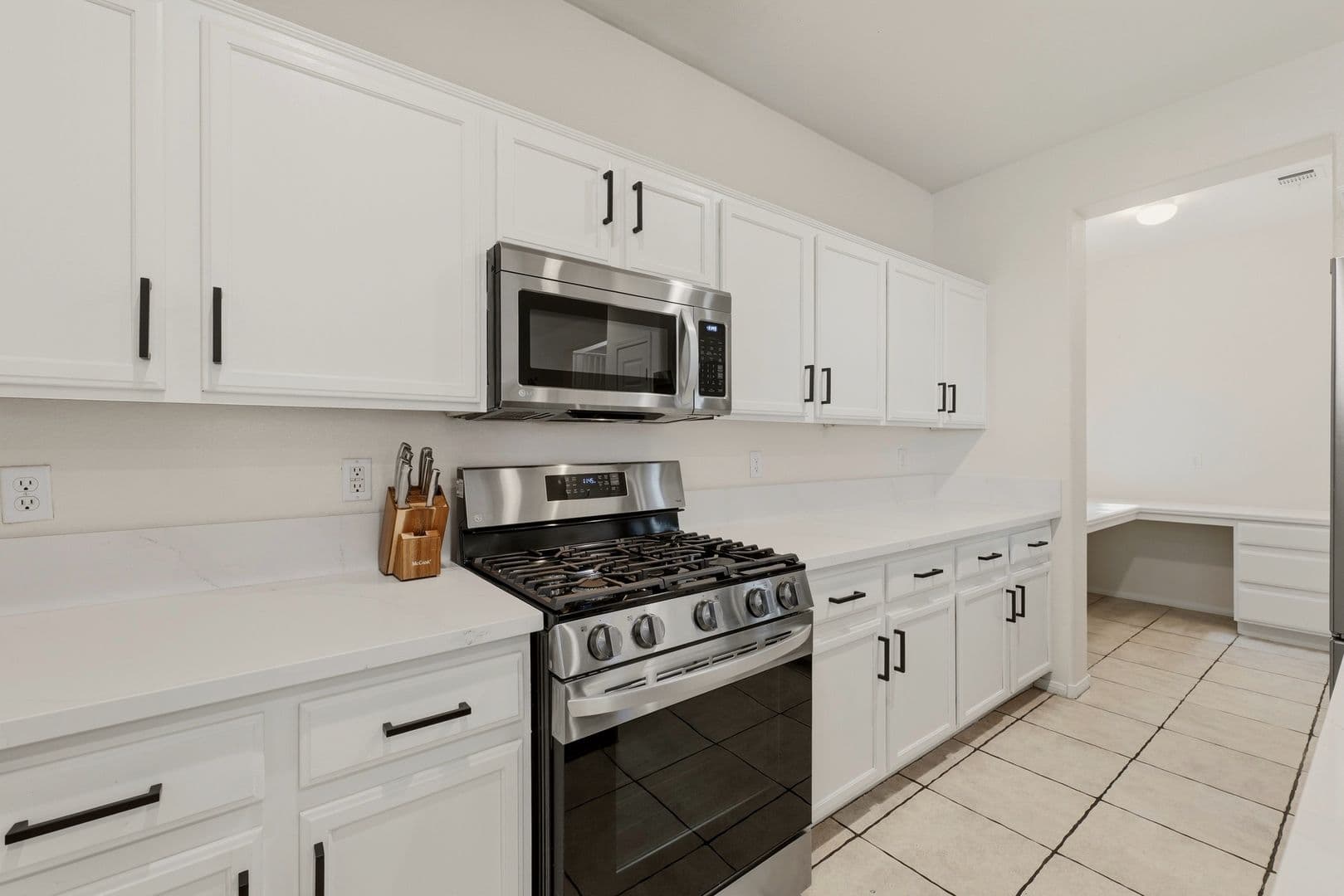Henderson House: 1288 Corista Dr