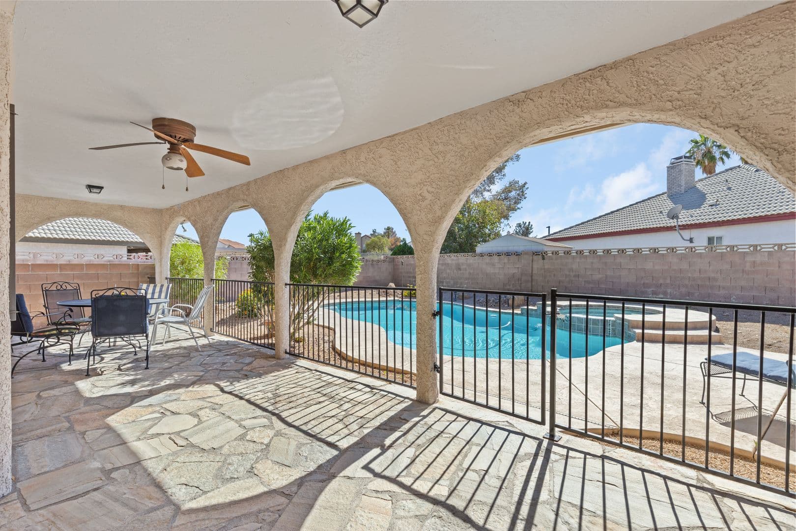 Henderson House: 342 Banuelo Dr
