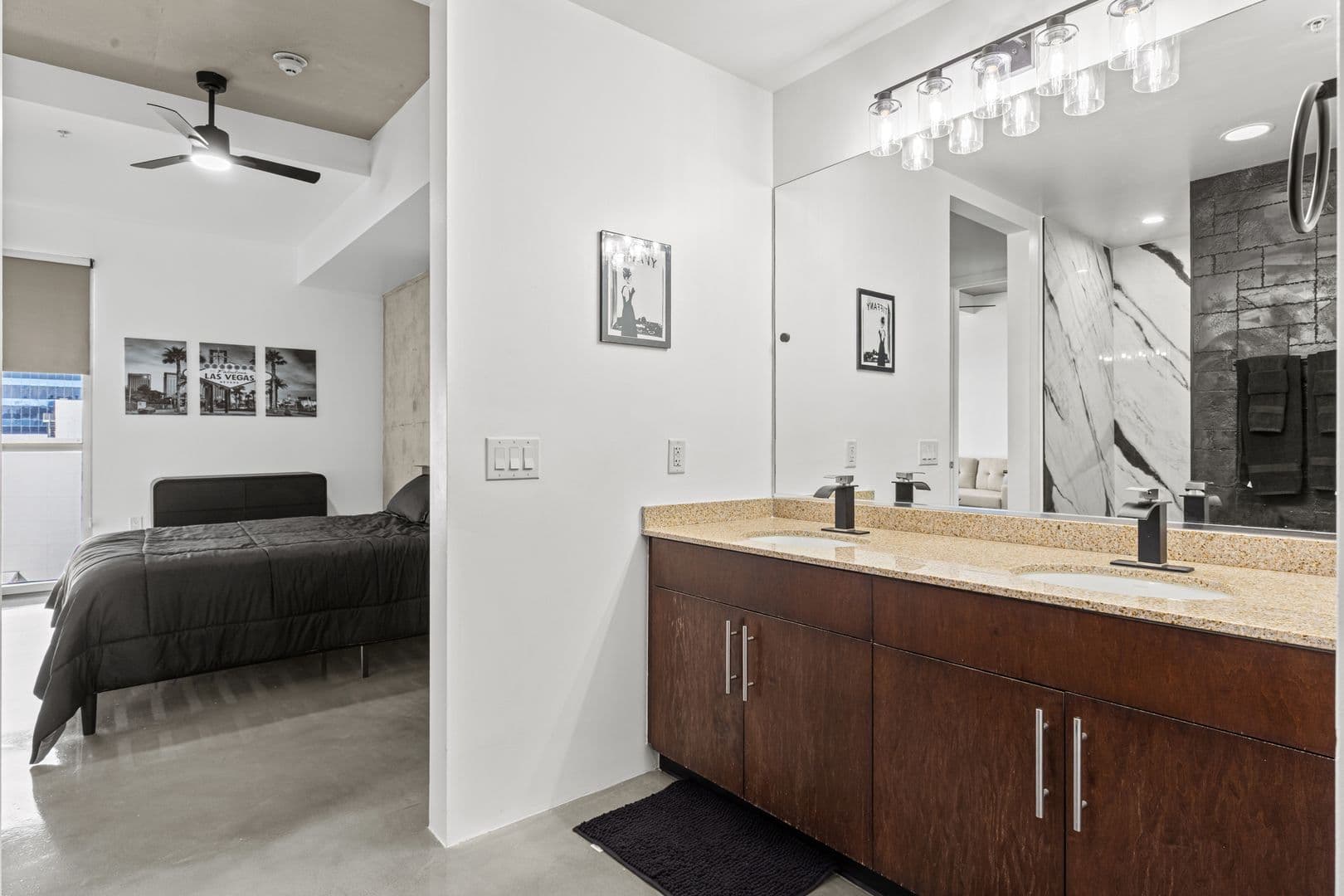 Las Vegas House: 353 E Bonneville Ave
