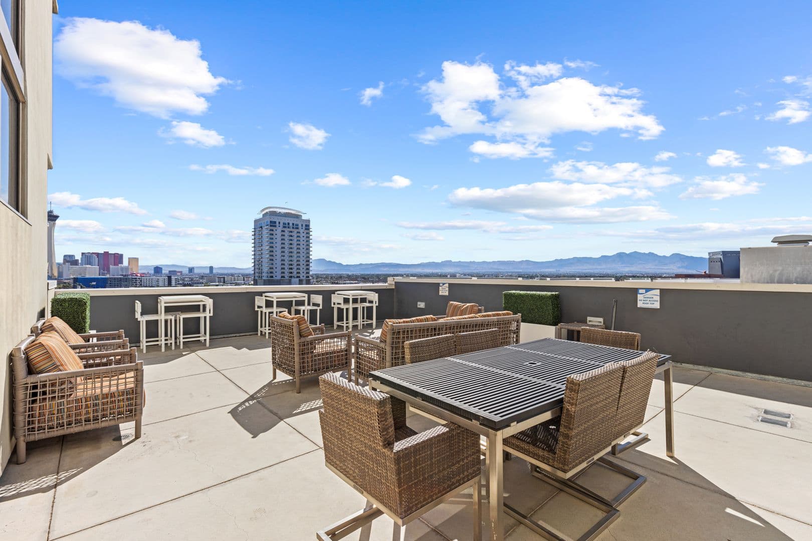 Las Vegas House: 353 E Bonneville Ave