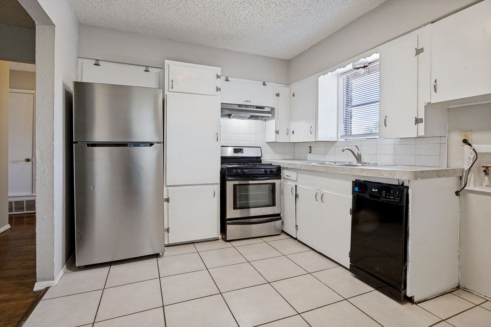 Dallas House: 7923 Millstone Dr