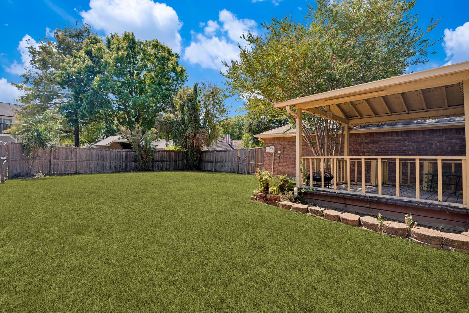 Garland House: 2230 Cedarwood Dr