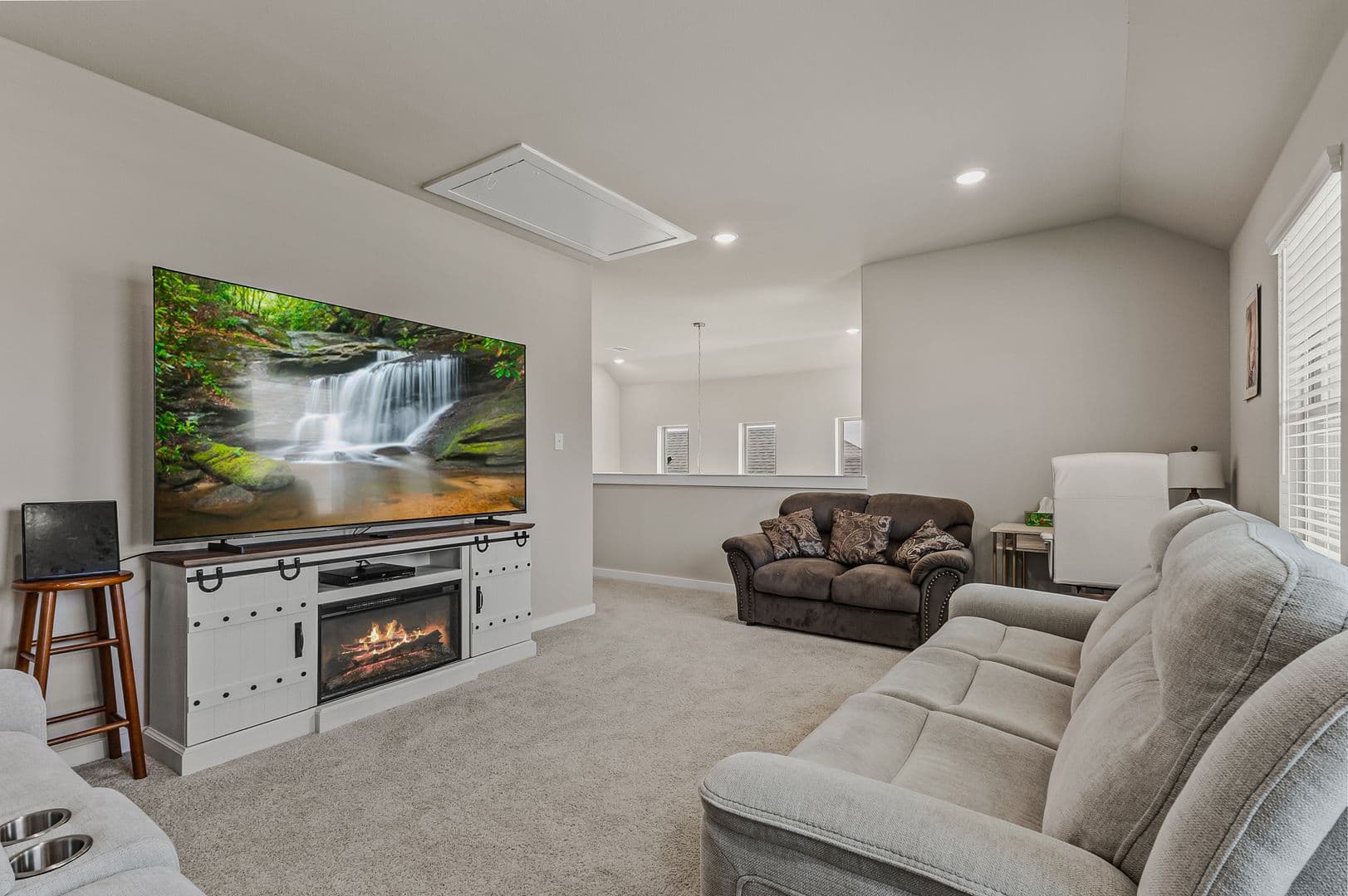 McKinney House: 706 Melody Hl Dr