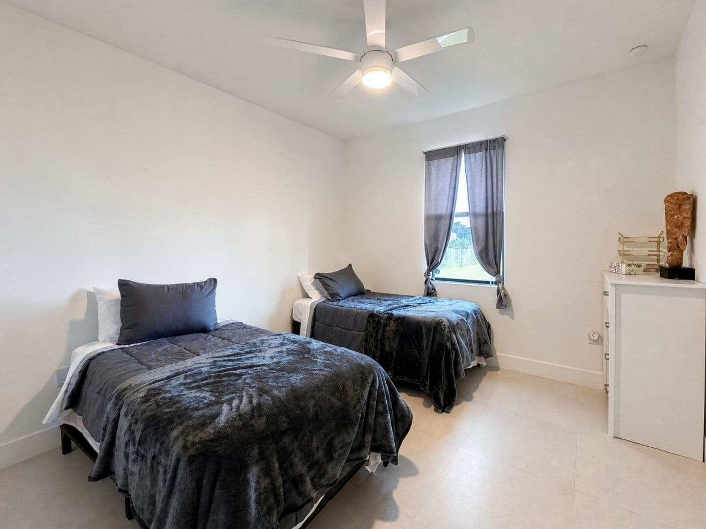 Naples House: 4022 24th Ave NE