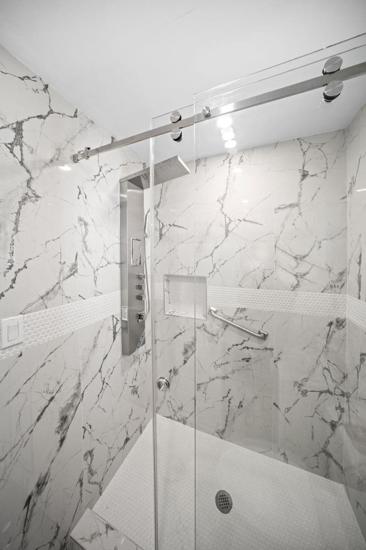 Naples Apartment: 2147 Washington Ave