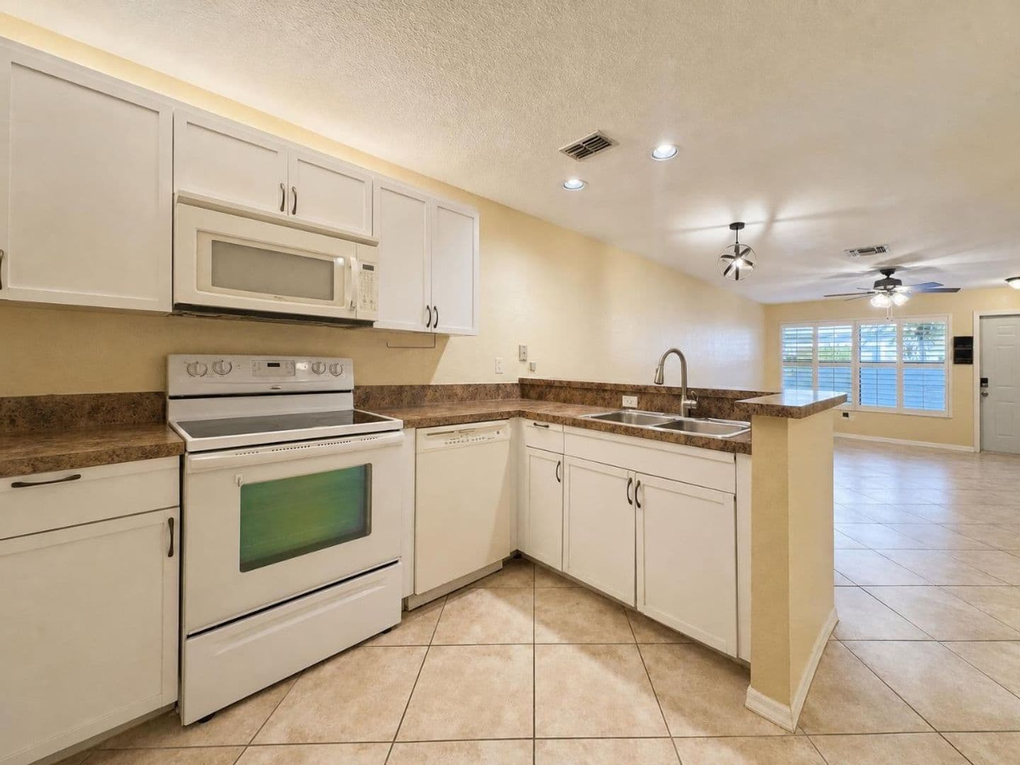 Naples Condo: 60 Emerald Woods Dr