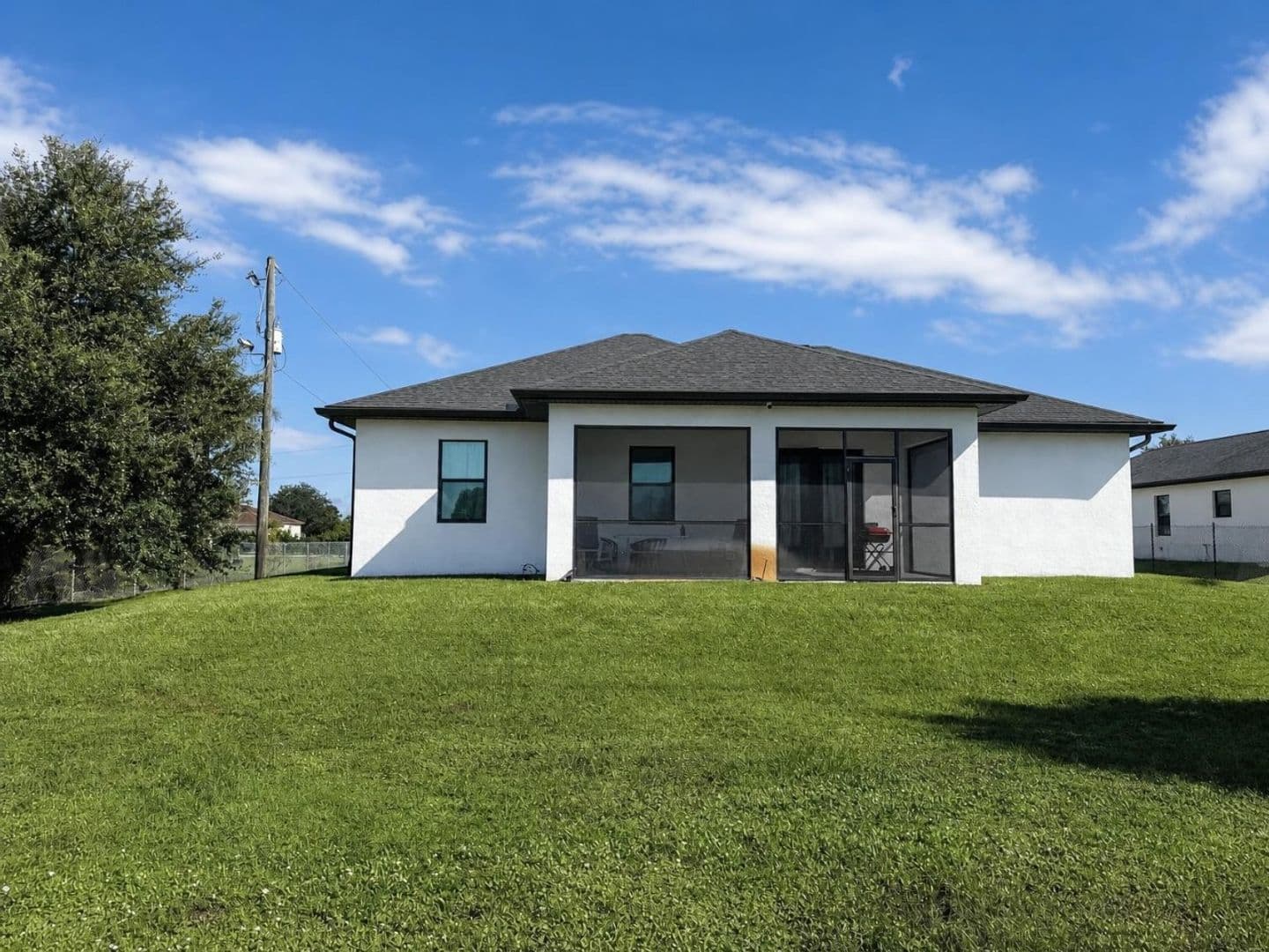 Naples House: 4022 24th Ave NE