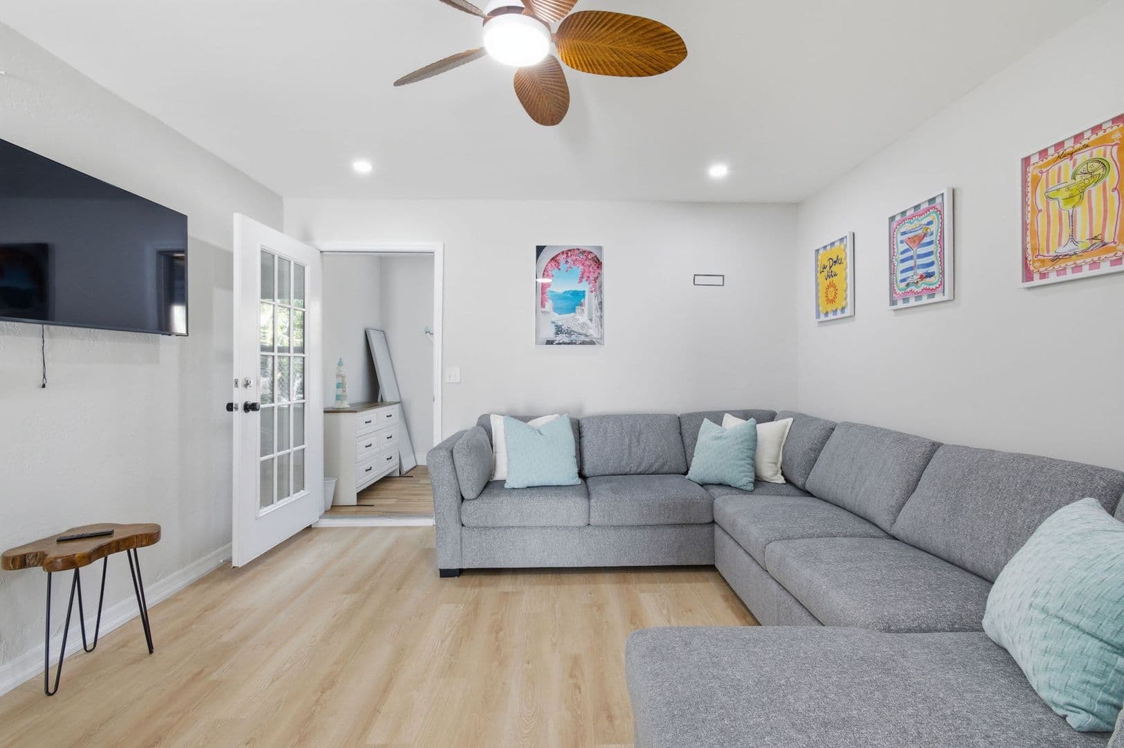 Naples Apartment: 2147 Washington Ave