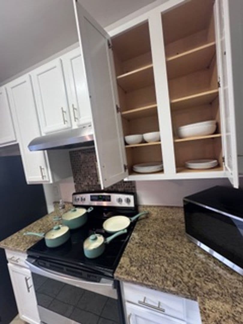 Greenville House: 612 Graythorn Ln