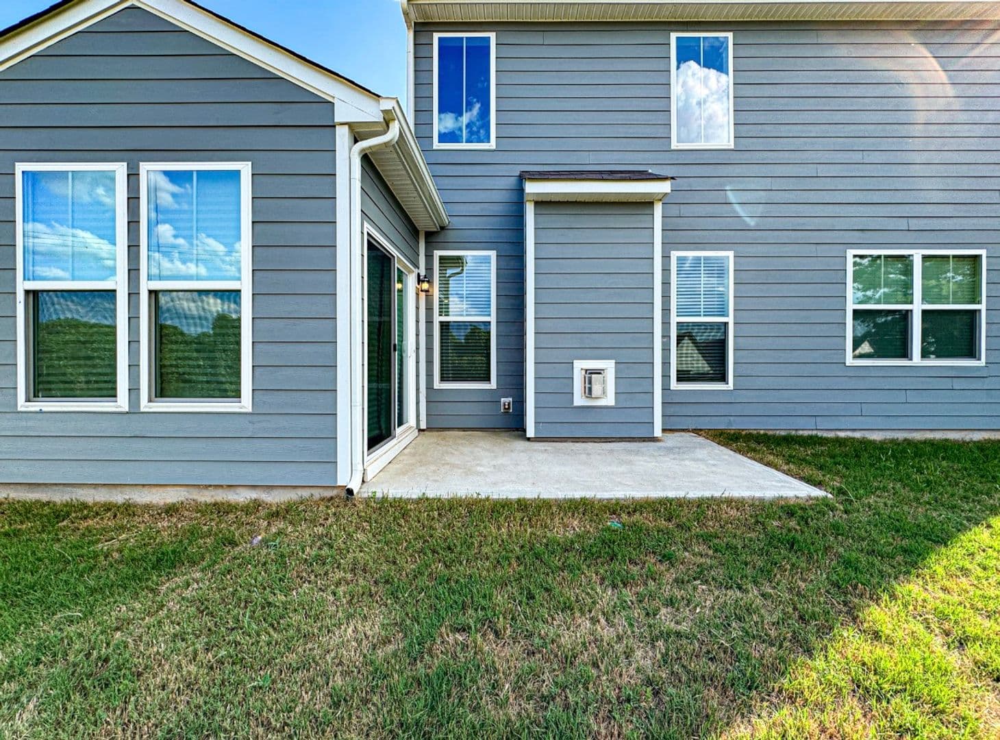 Simpsonville House: 612 Columbus Cir