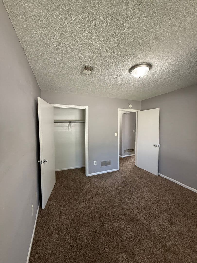 Summit Apartment: 700 NE Ball Drive