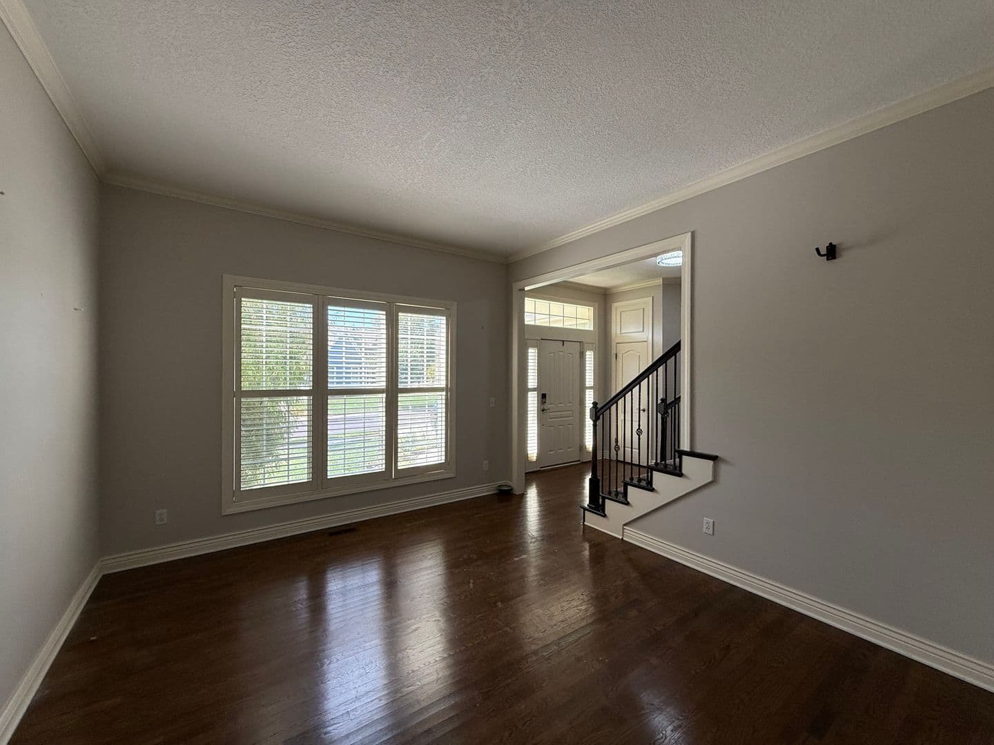 Overland Park House: 13817 Hauser St