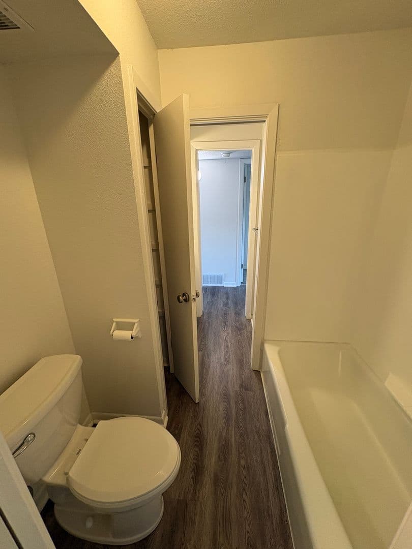 Overland Park Apartment: 6224 Robinson St