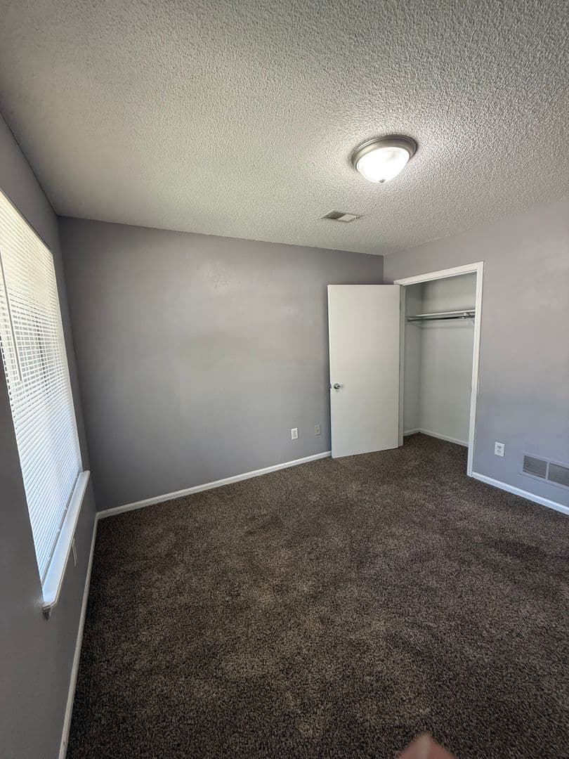 Summit Apartment: 700 NE Ball Drive