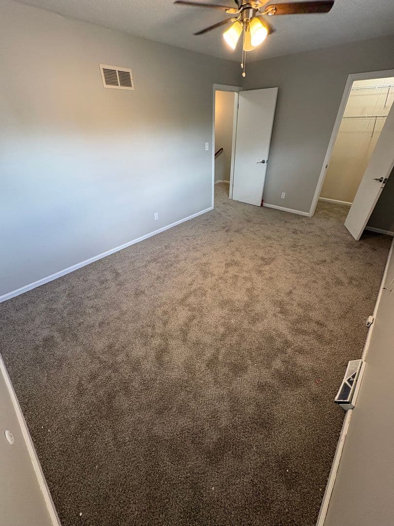 Grandview Townhome: 6102 E 129th St