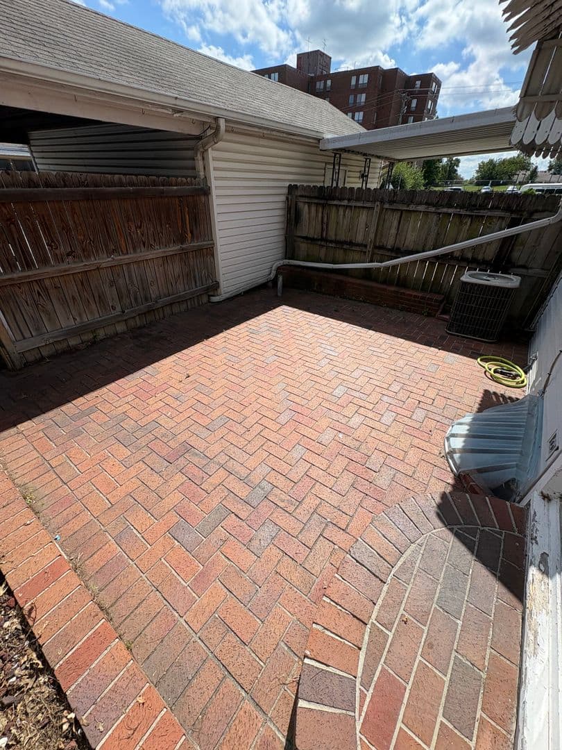 Grandview Townhome: 6102 E 129th St