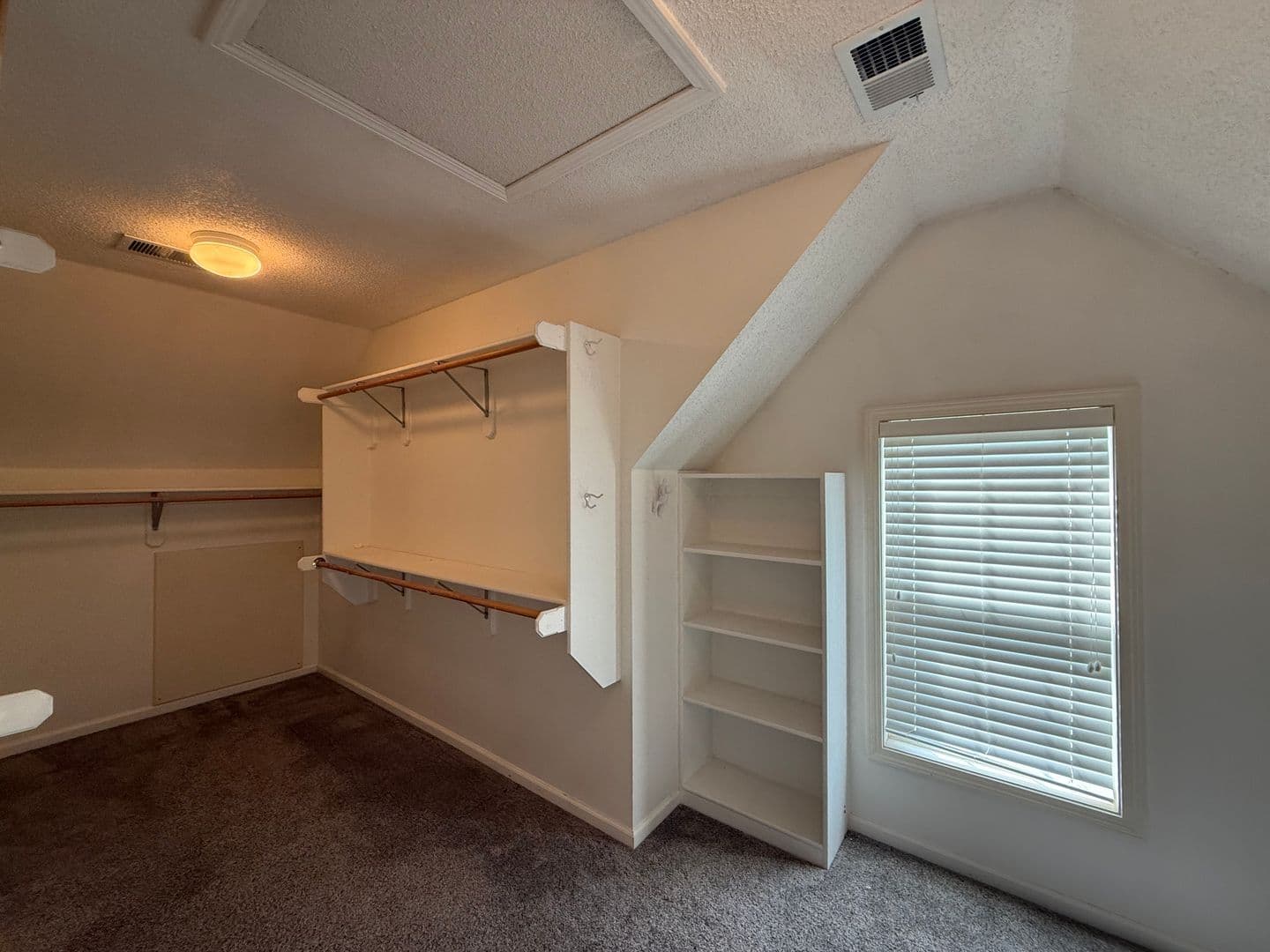 Overland Park House: 13817 Hauser St