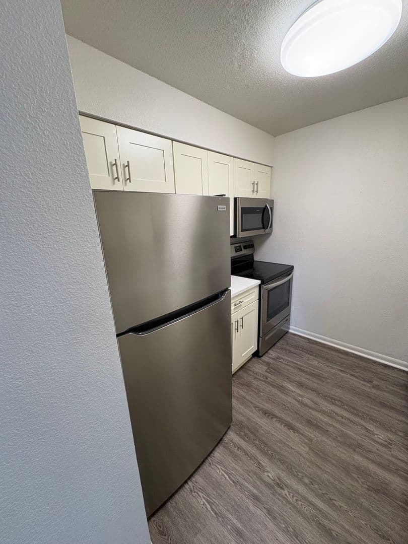 Overland Park Apartment: 6224 Robinson St
