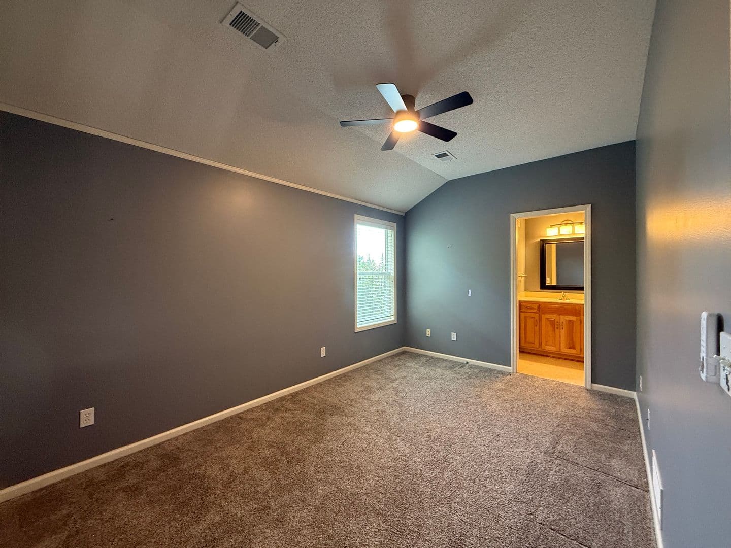 Overland Park House: 13817 Hauser St