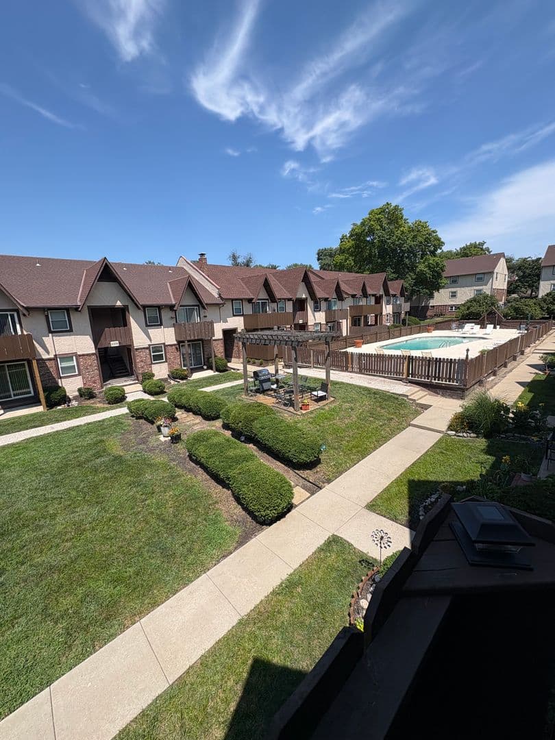 Overland Park Apartment: 6224 Robinson St