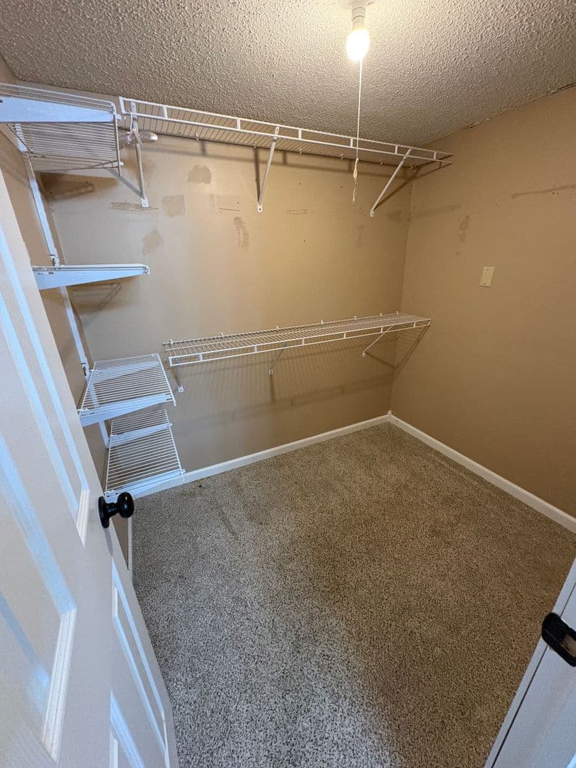 Mission Apartment: 5108 W 62nd St