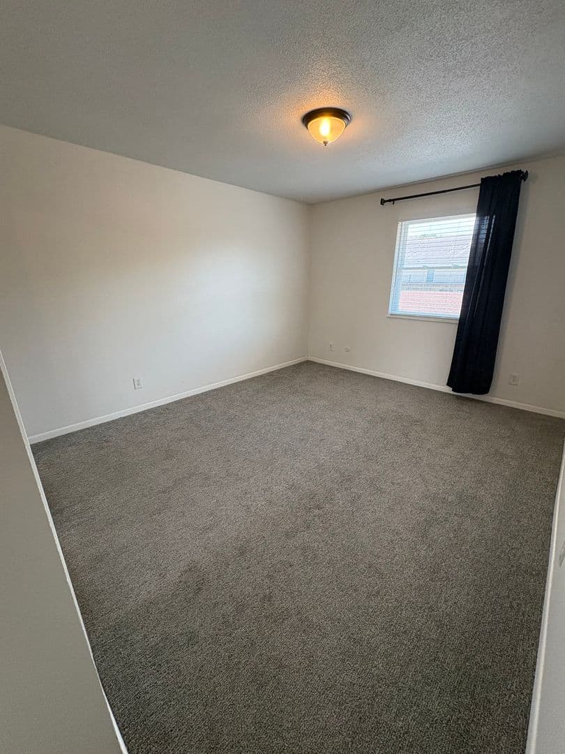 Overland Park Apartment: 6224 Robinson St