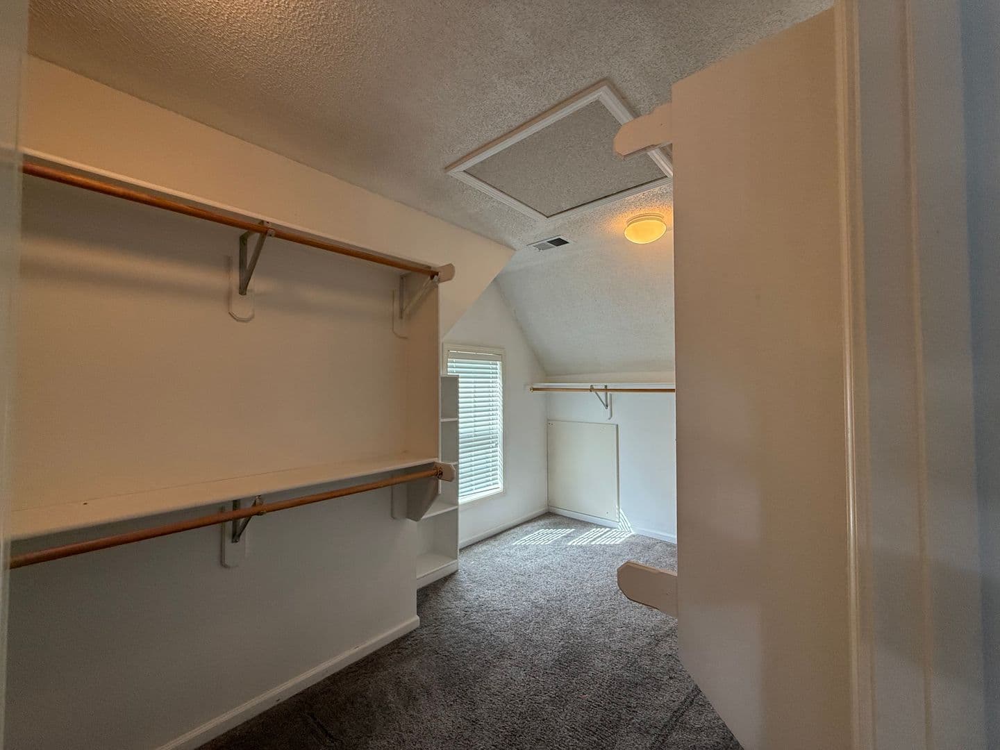 Overland Park House: 13817 Hauser St