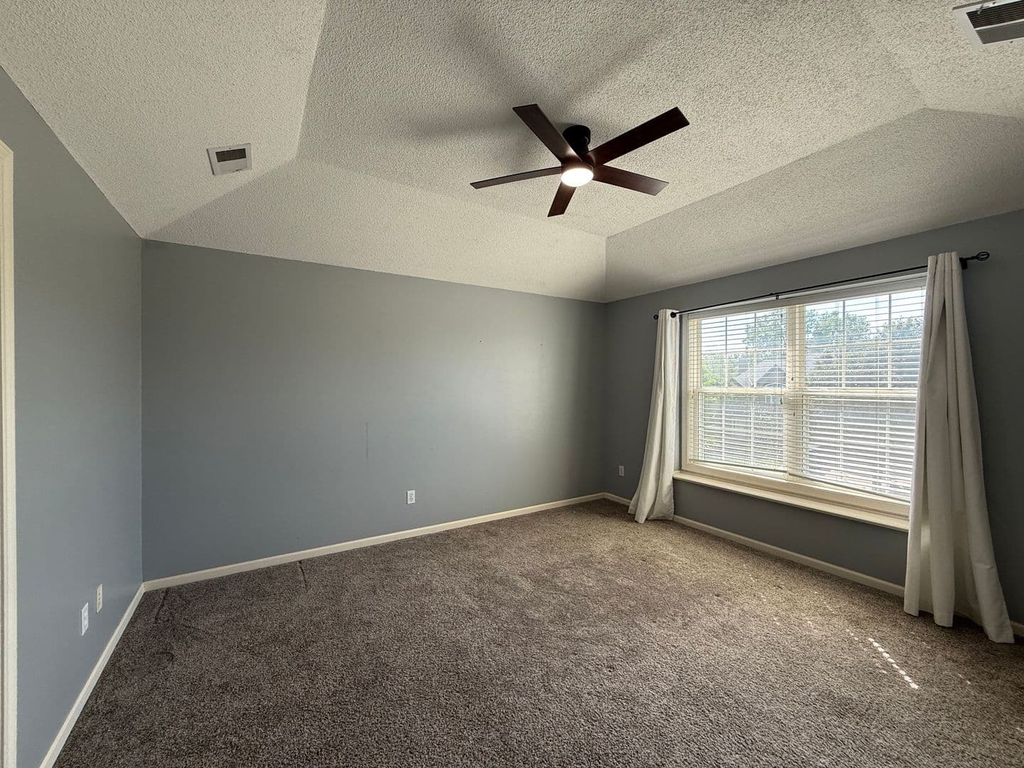 Overland Park House: 13817 Hauser St