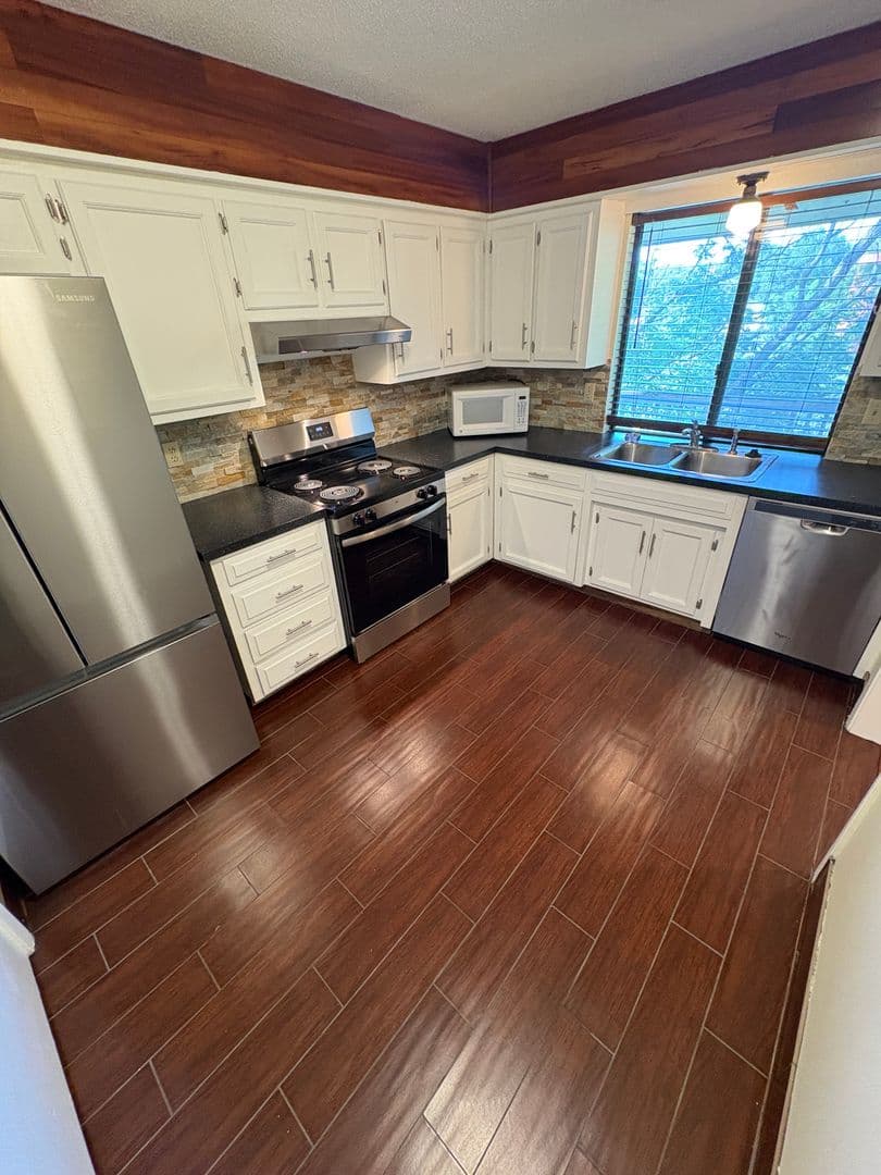 Overland Park Condo: 12624 W 110th Ter