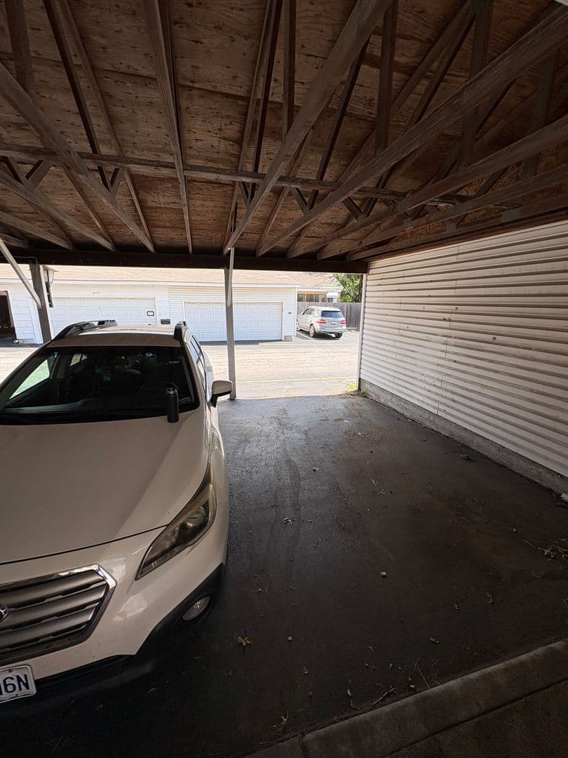 Grandview Townhome: 6102 E 129th St