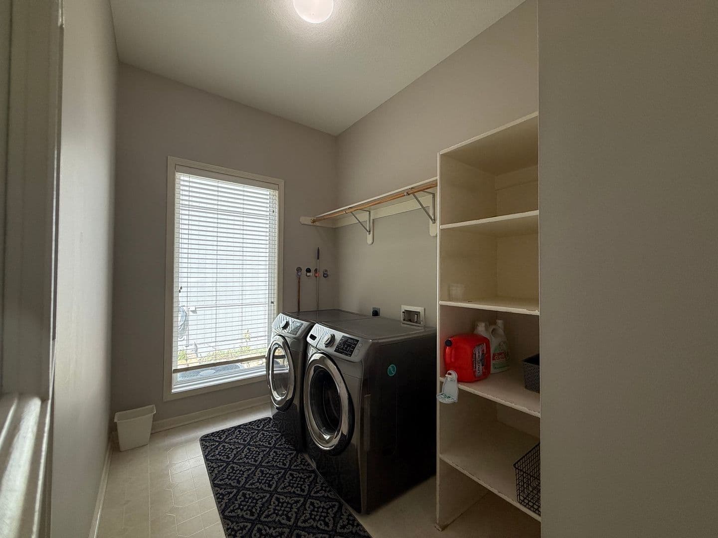 Overland Park House: 13817 Hauser St