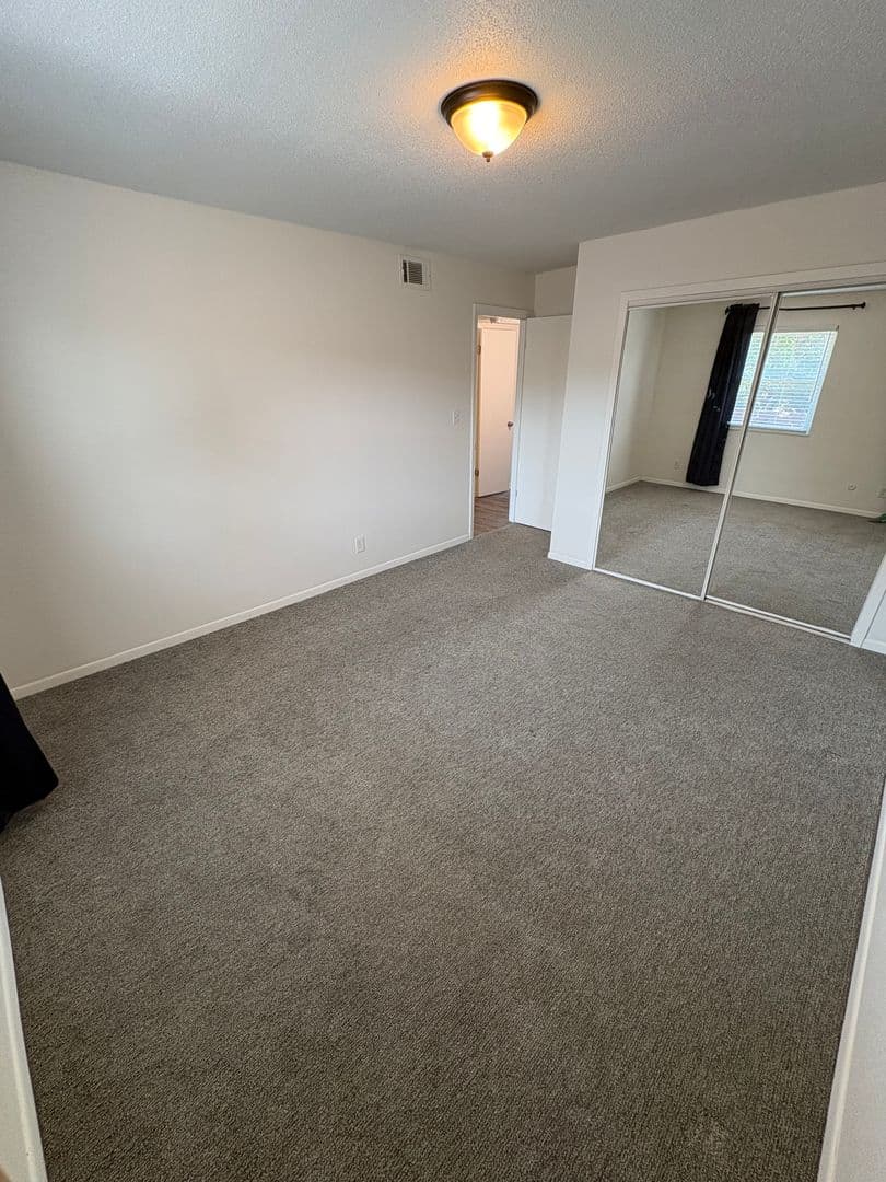 Overland Park Apartment: 6224 Robinson St
